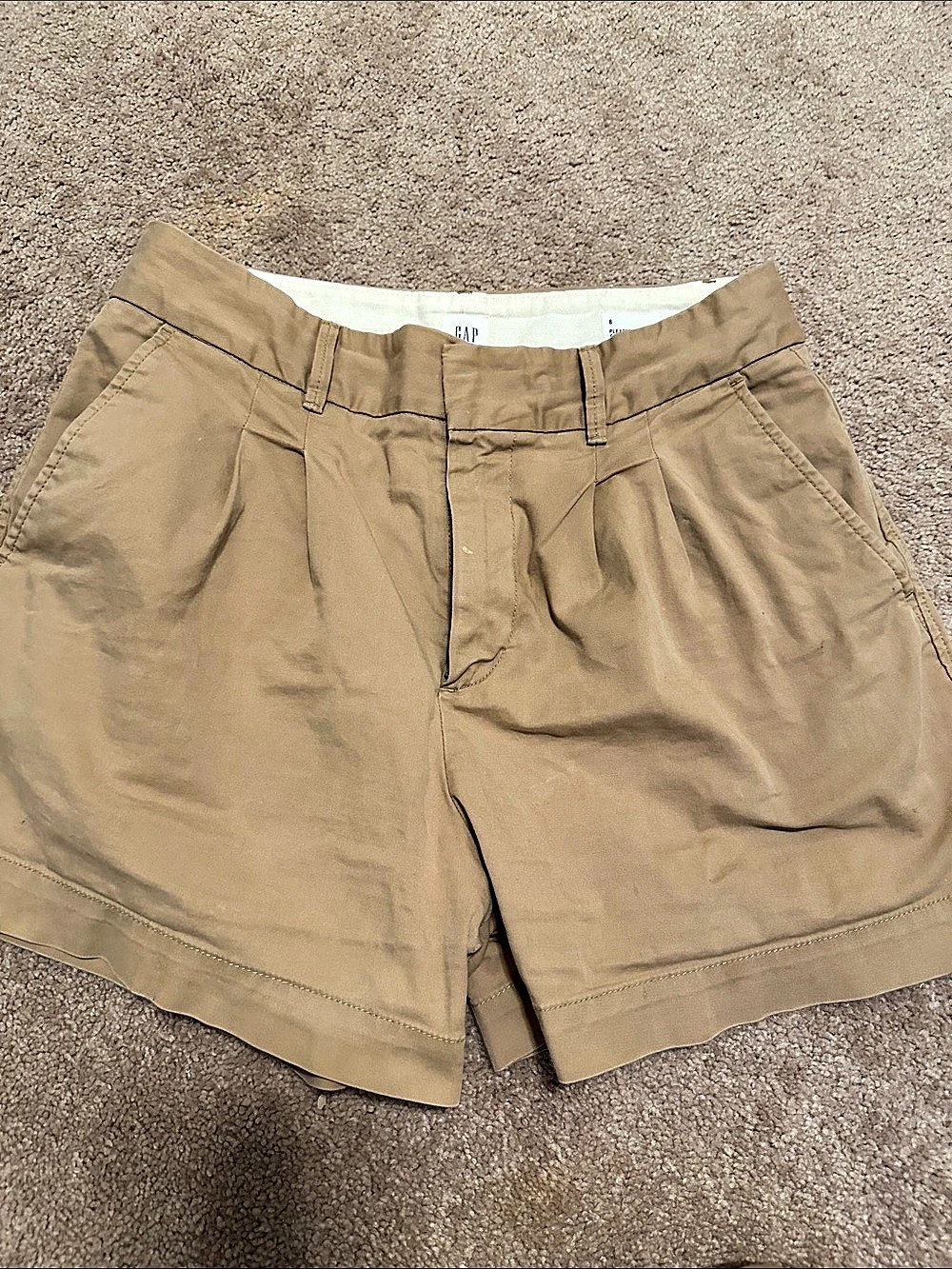 Gap Pleated Khaki Short Shorts Size 8